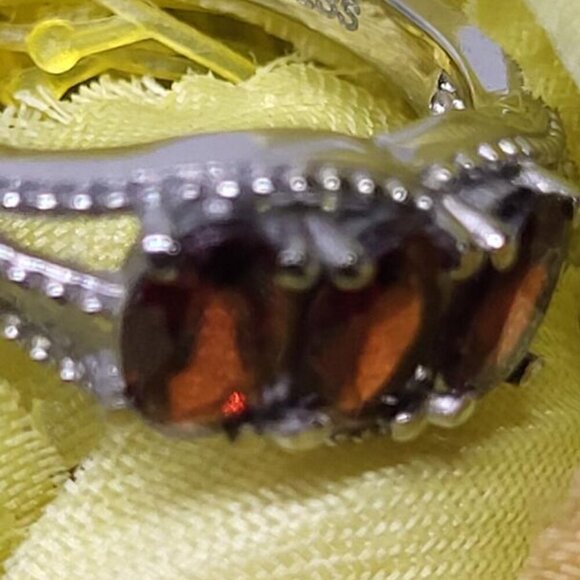 New, Mozambique Garnet Ring and Pendant Necklace, Size 5 - Picture 2 of 14